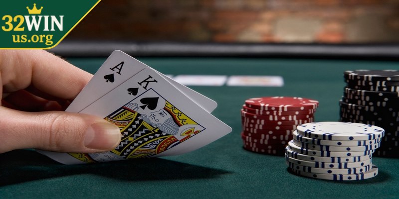 Vì sao cần biết chiến thuật Poker 32Win khi chơi 